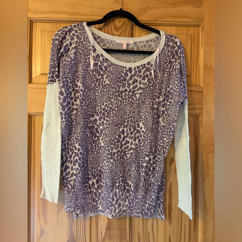 Victoria’s Secrets leopard top